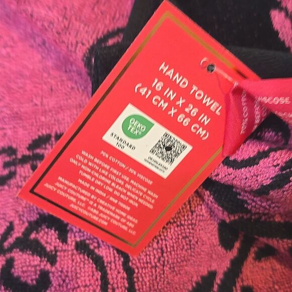 Juicy Couture Home Logo Chained Heart Oversized Plush Bath & Hand Towel Set - Picture 7 of 9